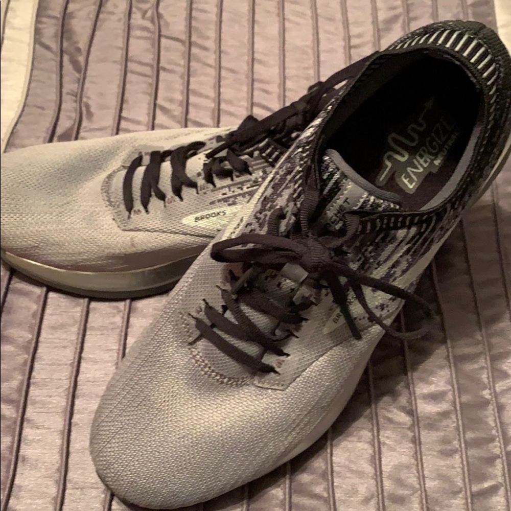 Brooks Ricochet running shoes